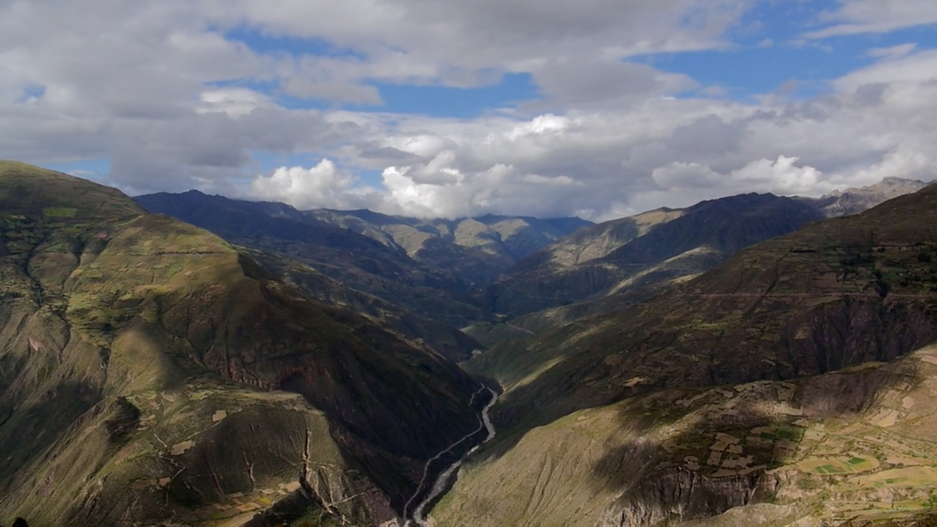 Load video: Video of Peruvian Artisans working on Alpaca Wool