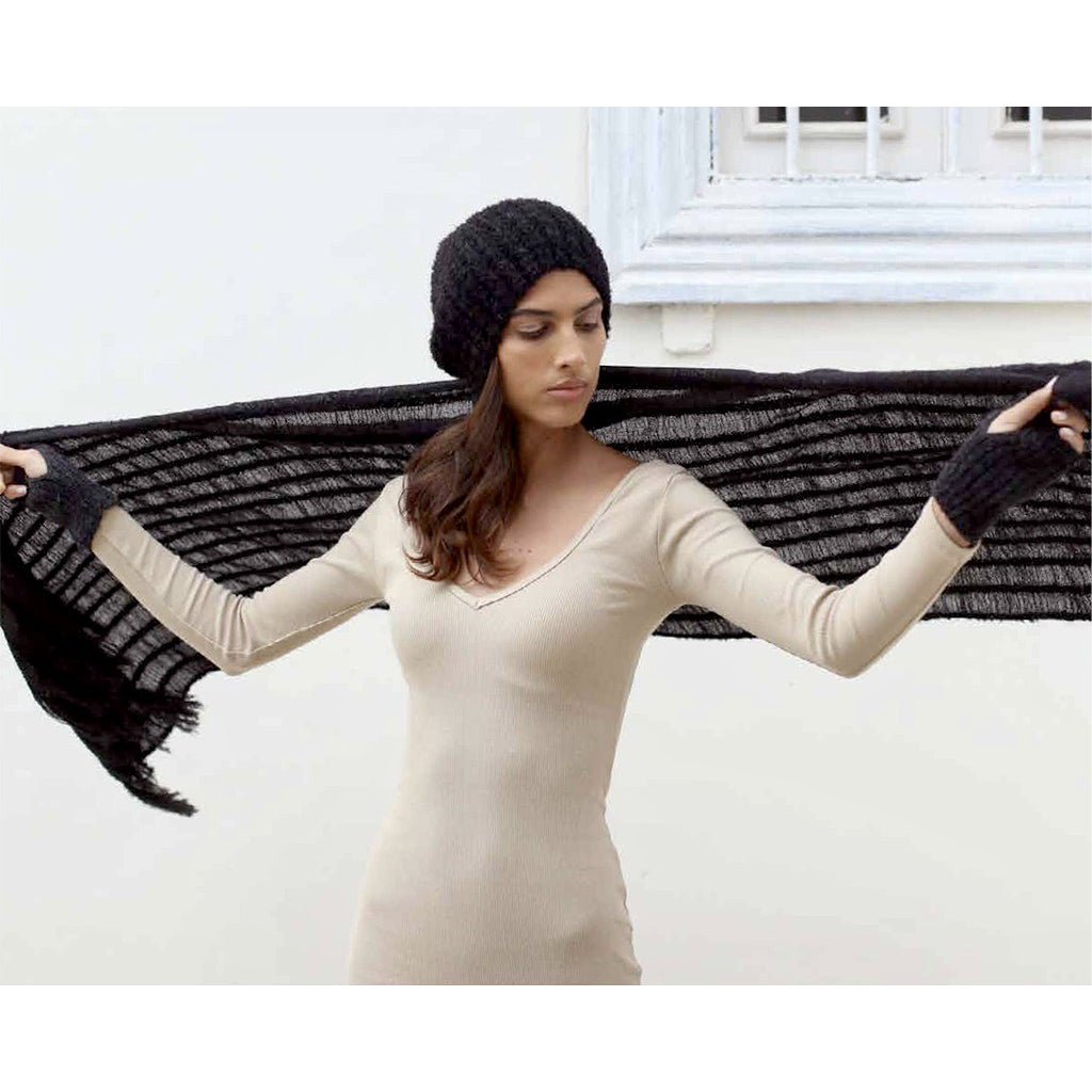Black Loop Knit Alpaca Beanie - Cosas y Punto