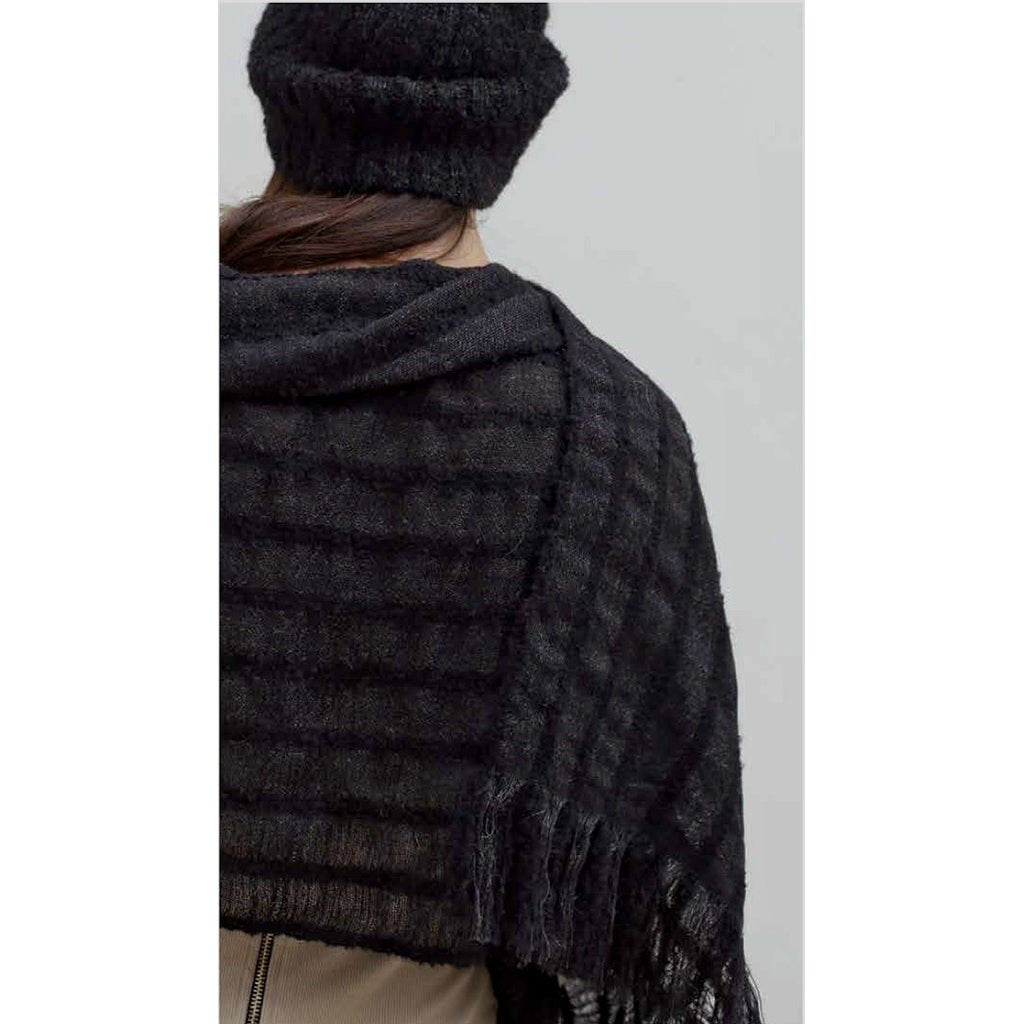 Black Loop Knit Alpaca Scarf - Cosas y Punto