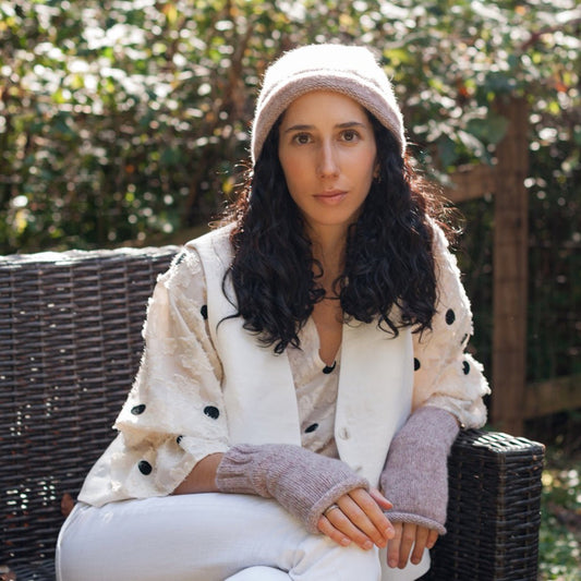 Blush Essential Knit Alpaca Beanie - Cosas y Punto