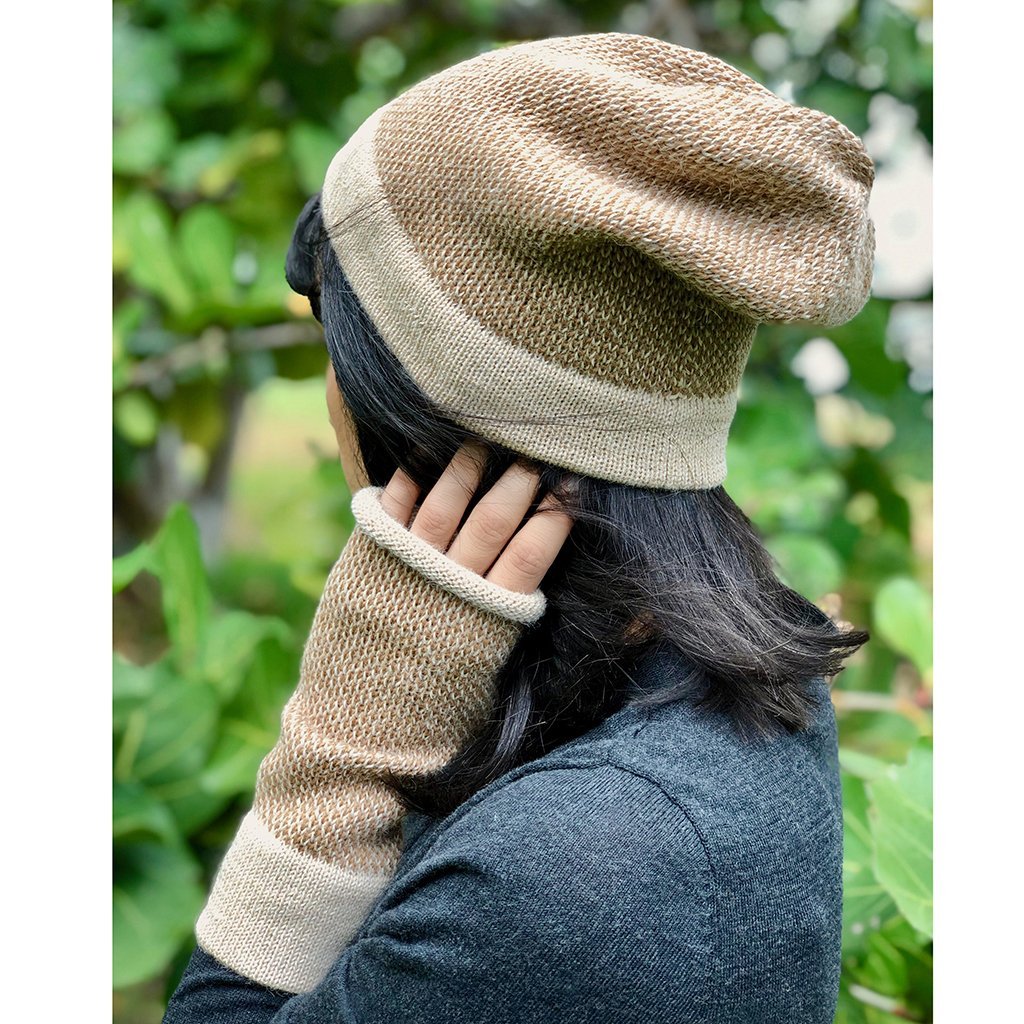 Camel Interwoven Alpaca Beanie - Cosas y Punto