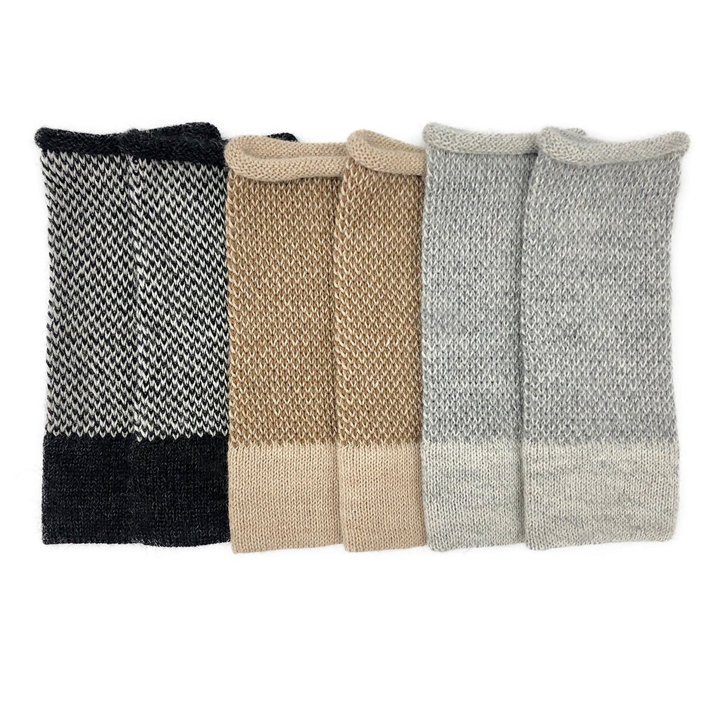 Camel Interwoven Alpaca Gloves - Cosas y Punto