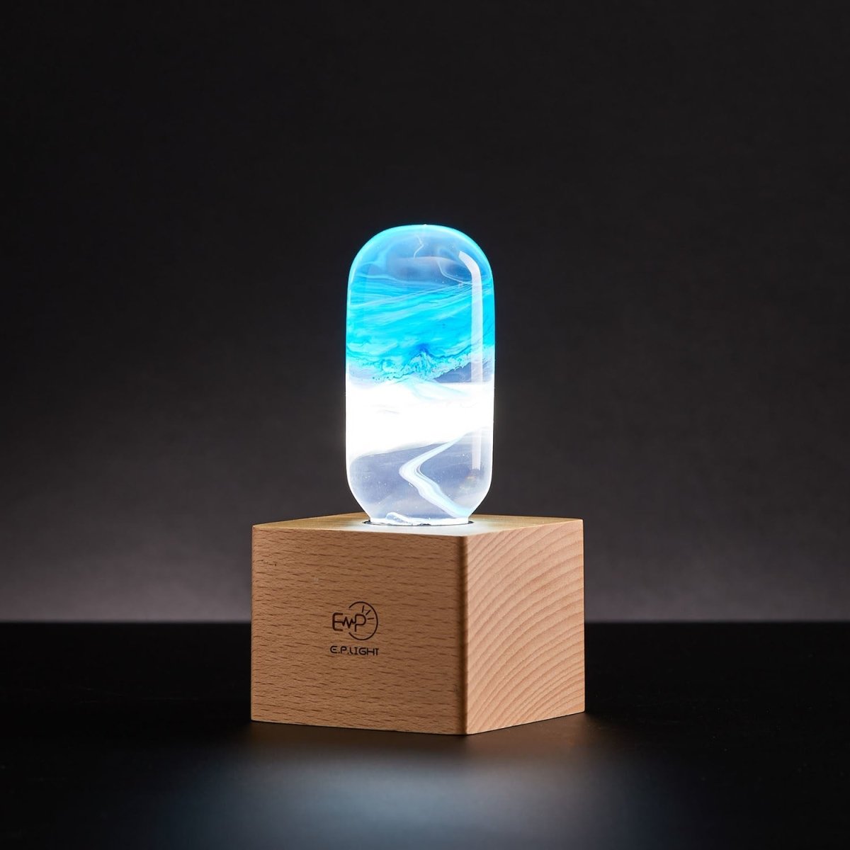 Resin LED Lightbulb - Blue - Cosas y Punto