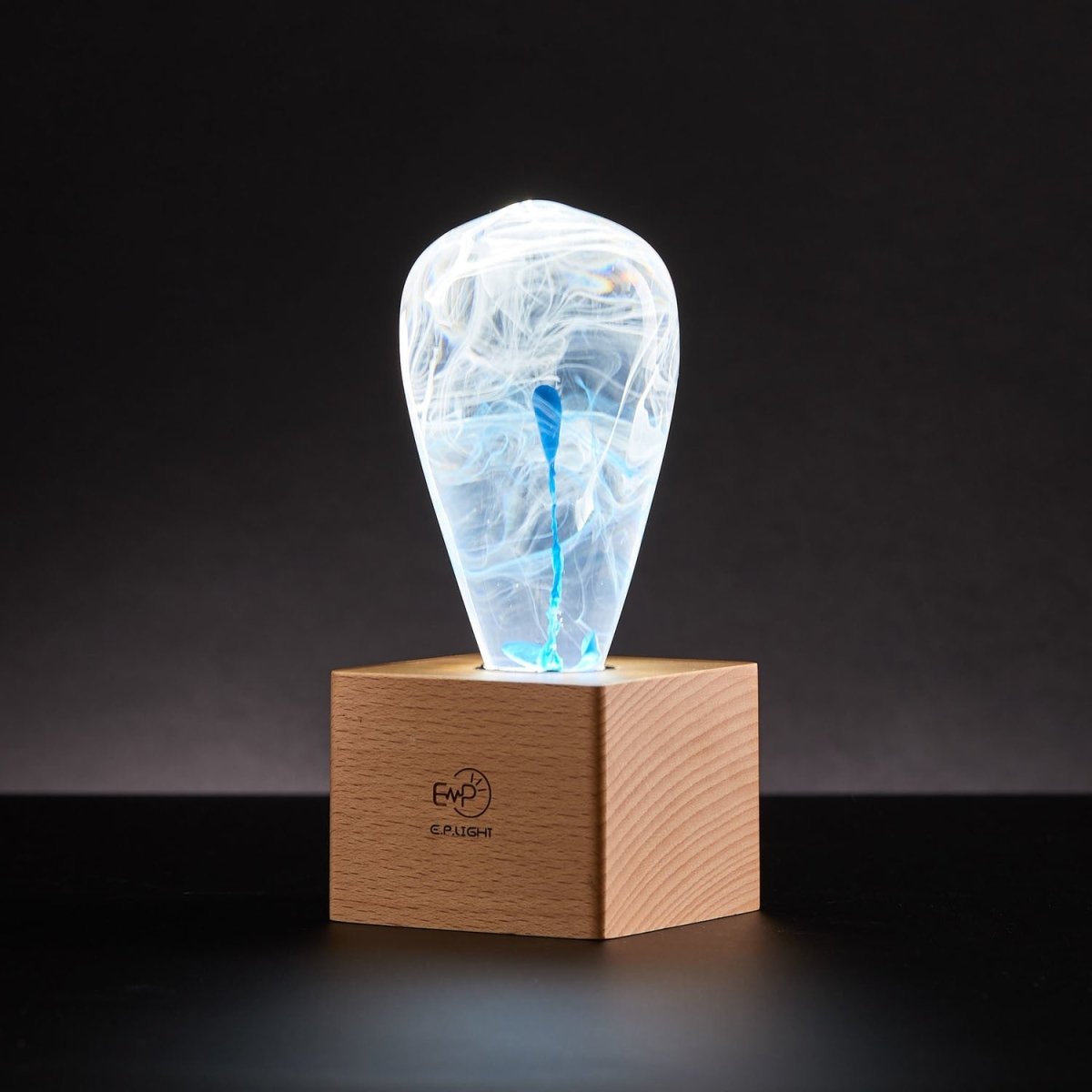 Resin LED Lightbulb - Blue-drop - Cosas y Punto