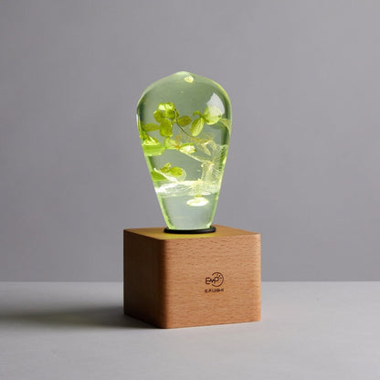 Resin LED Lightbulb - White Hydrangea - Cosas y Punto