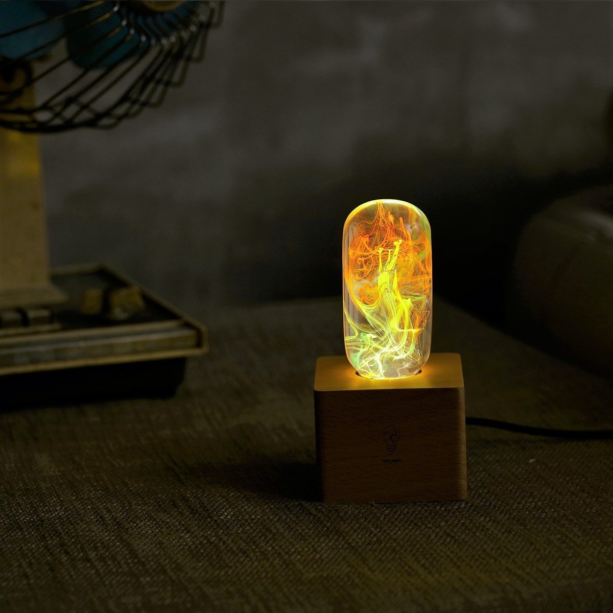 Resin LED Lightbulb - Youth - Cosas y Punto