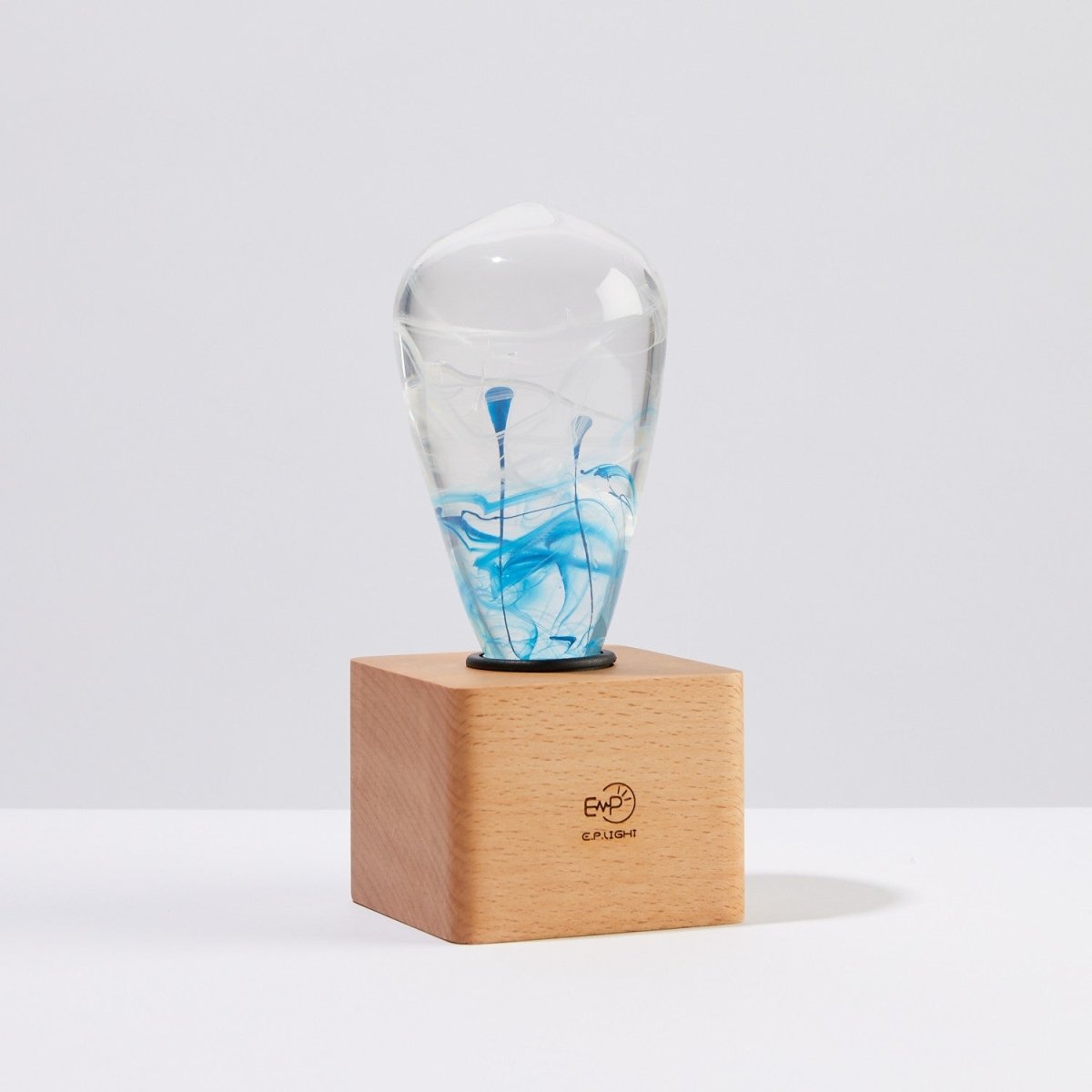Resin LED Lightbulbs - 4-Pack LED Lights - Fancy, Blue Drop, Solar System - Cosas y Punto