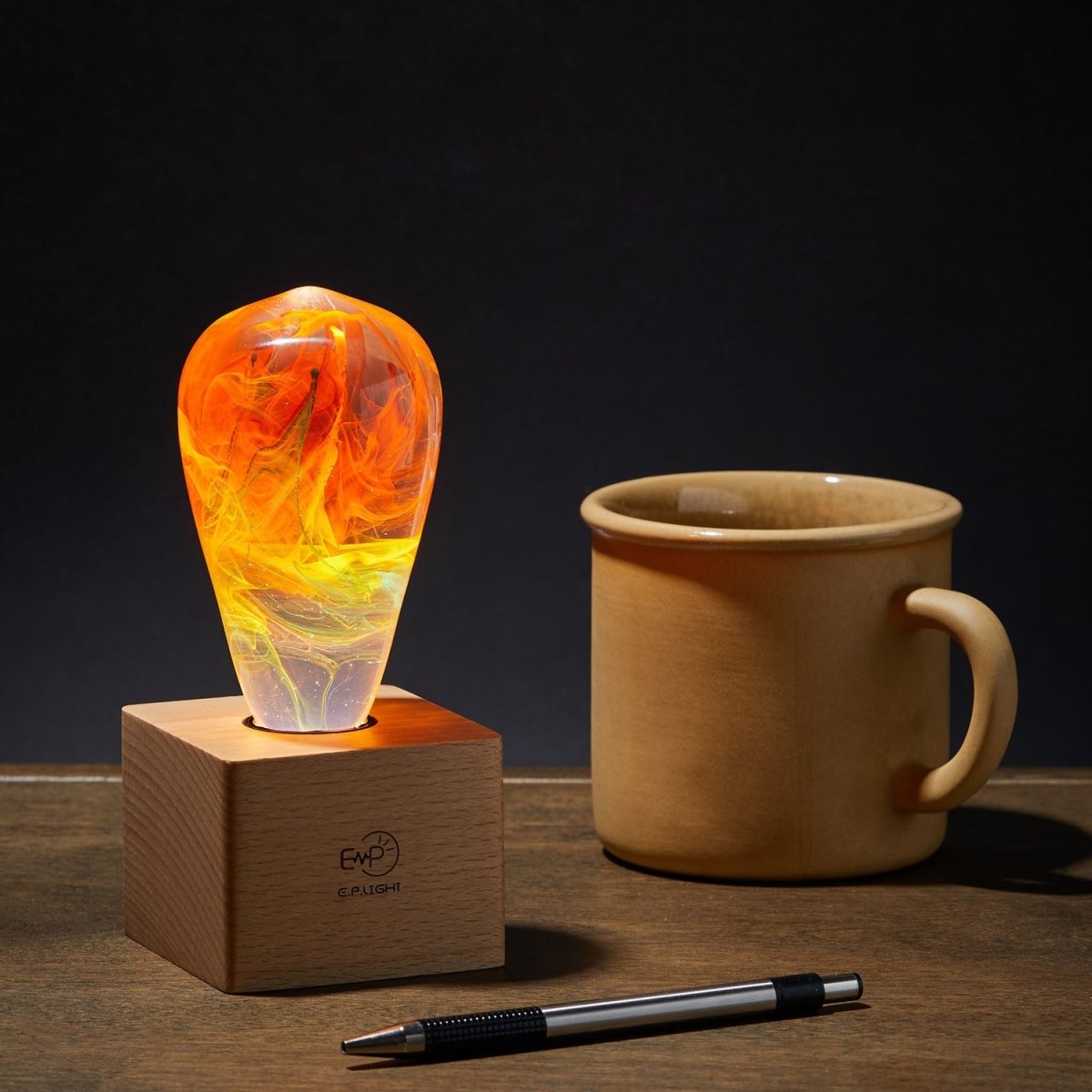 Table Lamp with Resin LED Lightbulb - Nebula - Cosas y Punto
