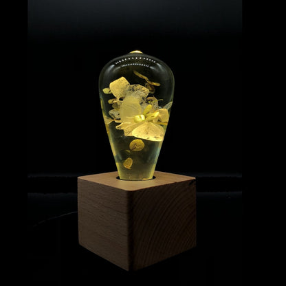 Table Lamp with Resin LED Lightbulb - White Hydrangea - Cosas y Punto